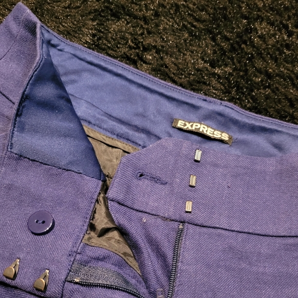 Express Shorts - Picture 3 of 5